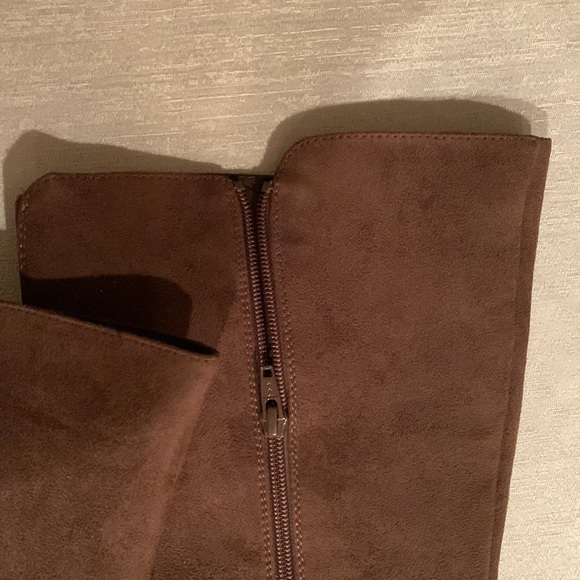 White Mountain Women’s Paulina Tall Knee High Brown Waxy Suedette Boots Size 9 - Picture 4 of 16